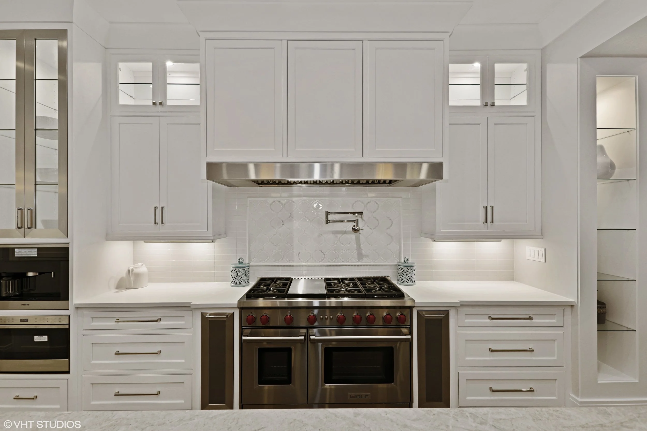 07_2116NorthMagnoliaAve_177001_Kitchen_HiRes.jpg