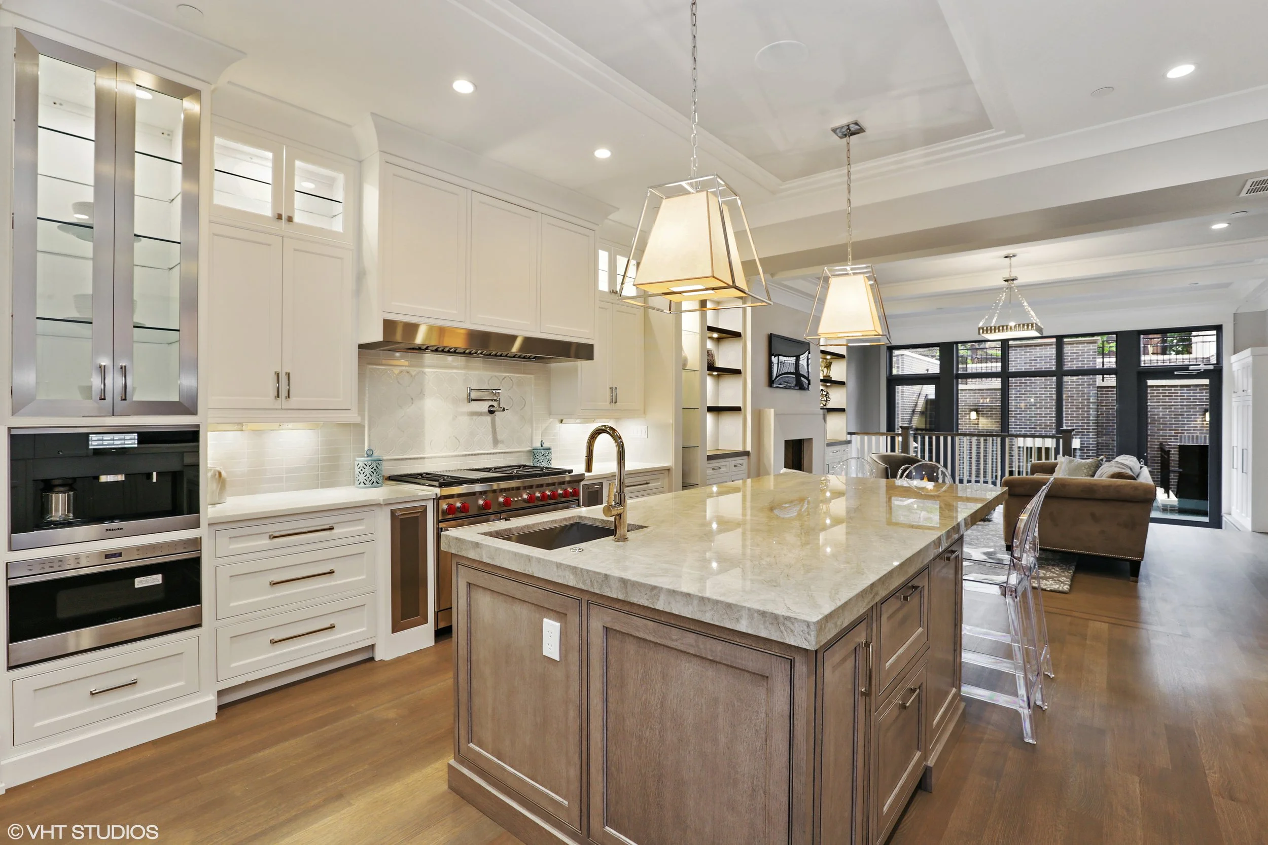 06_2116NorthMagnoliaAve_5_Kitchen_HiRes.jpg