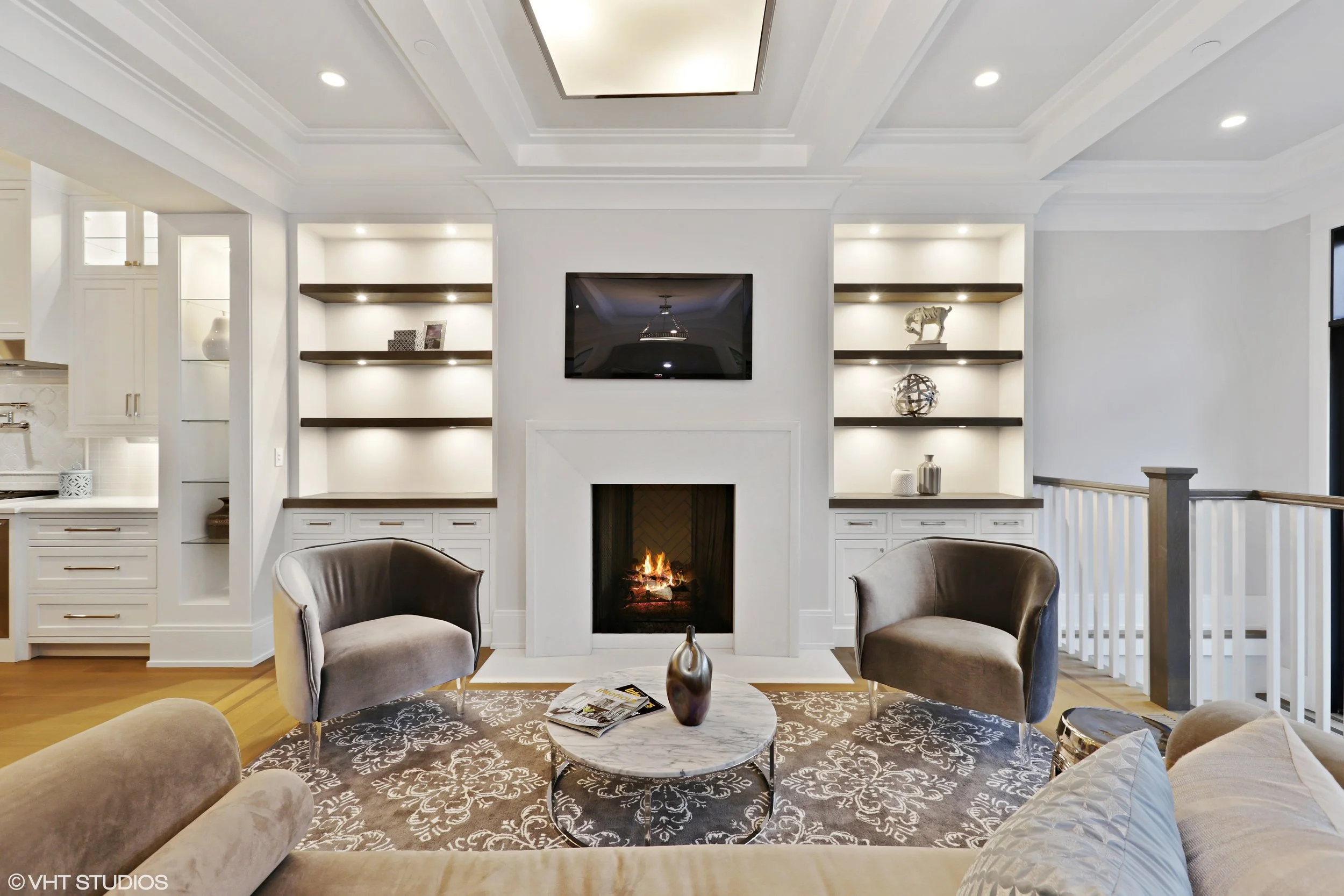 12_2116NorthMagnoliaAve_3001_FamilyRoom_HiRes.jpg