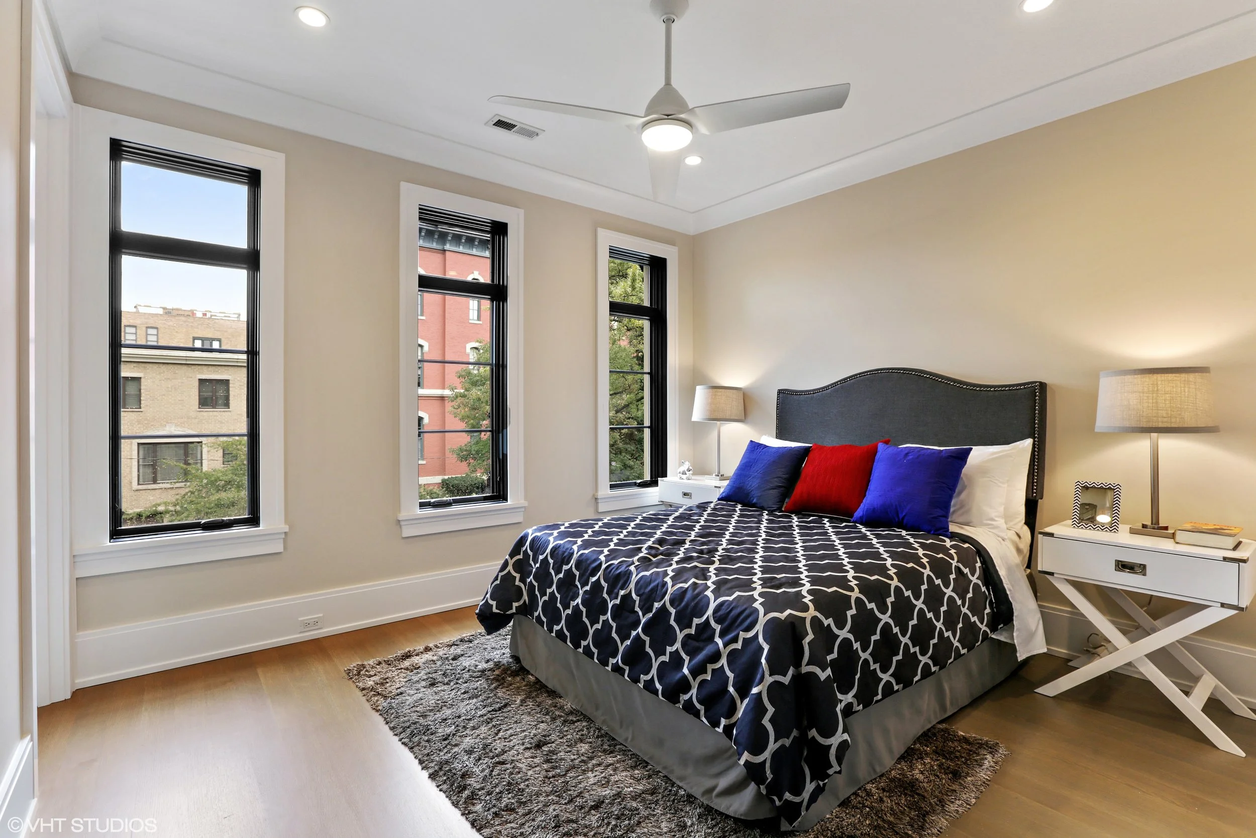 22_2116NorthMagnoliaAve_18_Bedroom_HiRes.jpg