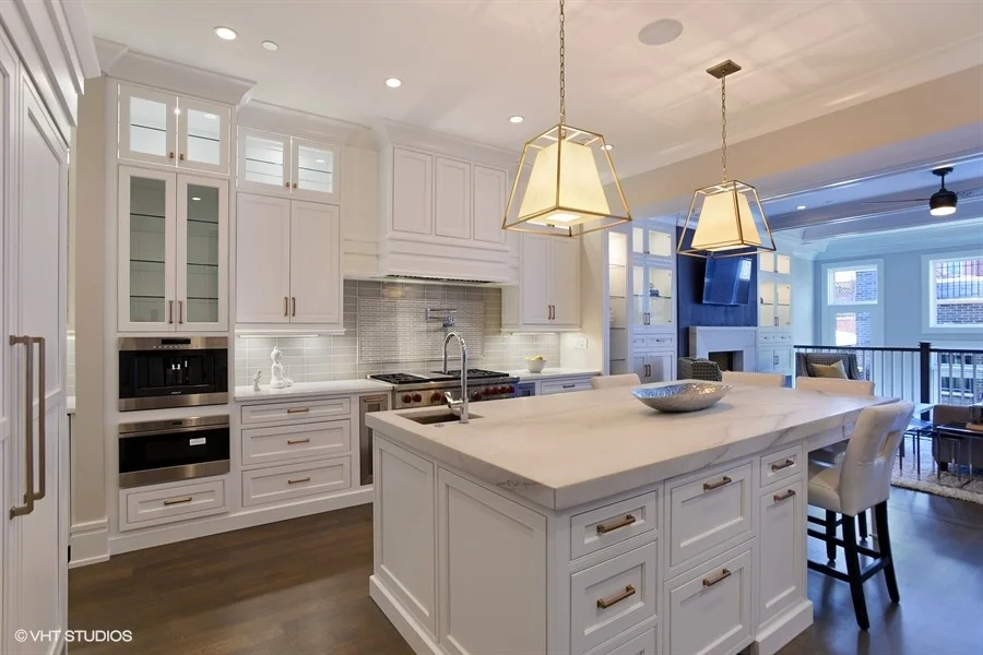 11_2122NKenmoreAve_177003_Kitchen_LowRes.jpg