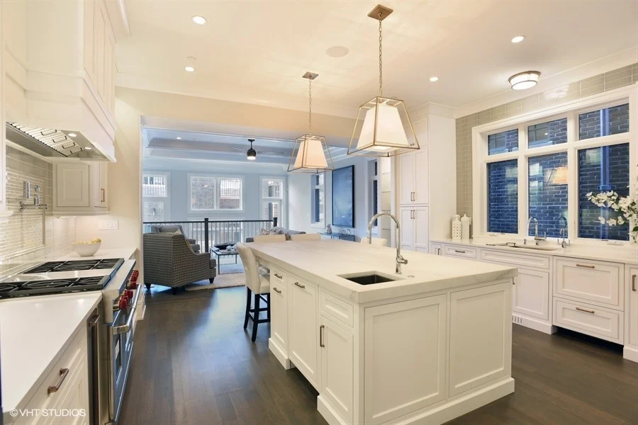13_2122NKenmoreAve_177_Kitchen_LowRes.jpg