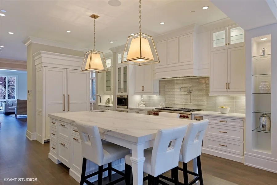14_2122NKenmoreAve_91_KitchenLivingRoom_LowRes.jpg