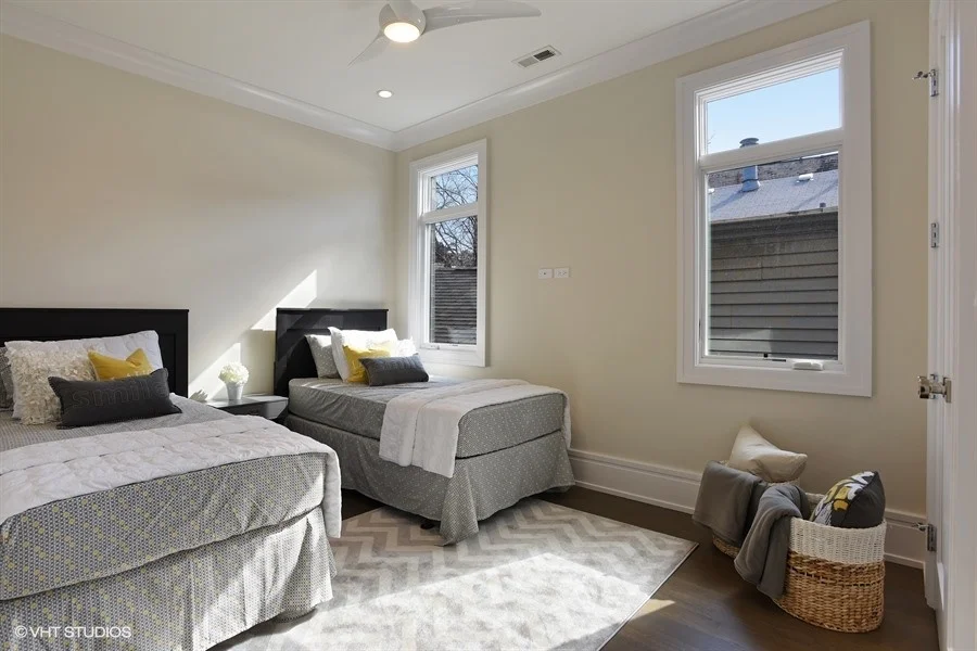 35_2122NKenmoreAve_154_3rdBedroom_LowRes.jpg