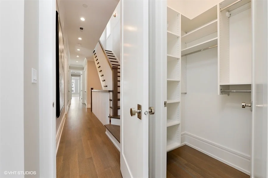 34_2138NSeminaryAve_46_Closet_LowRes.jpg