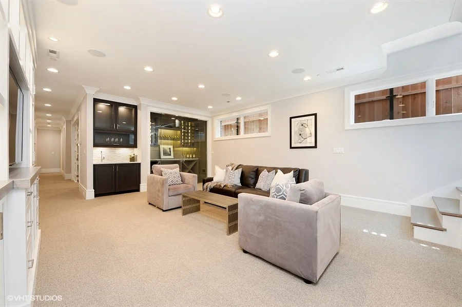 35_2138NSeminaryAve_163_LowerLevel_LowRes.jpg