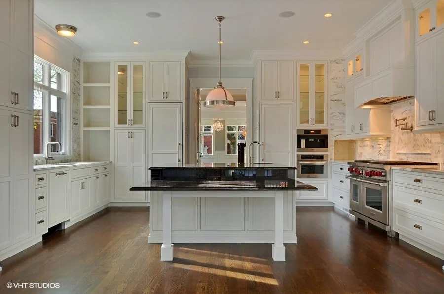 07_3301-N-Leavitt_5_Kitchen_Web.jpg
