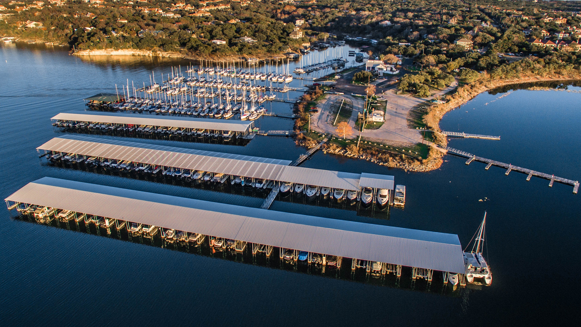 Sail-and-ski-yacht-club-lake-travis-marina.jpg