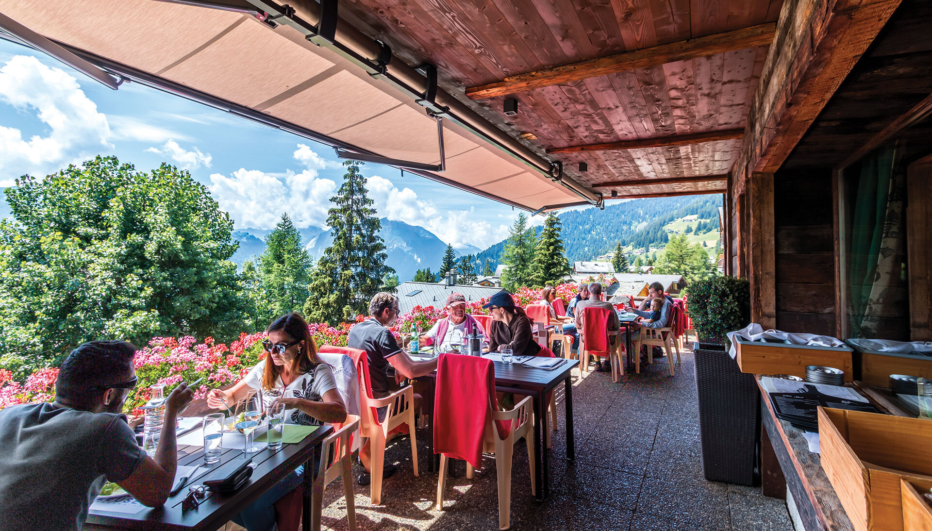 Al-Capone-verbier-restaurant-dining.jpg