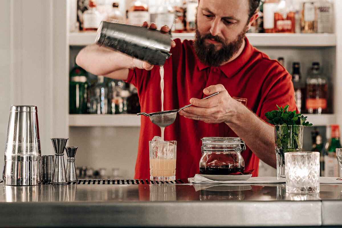 Experimental-Chalet-verbier-restaurant-drinks.jpg