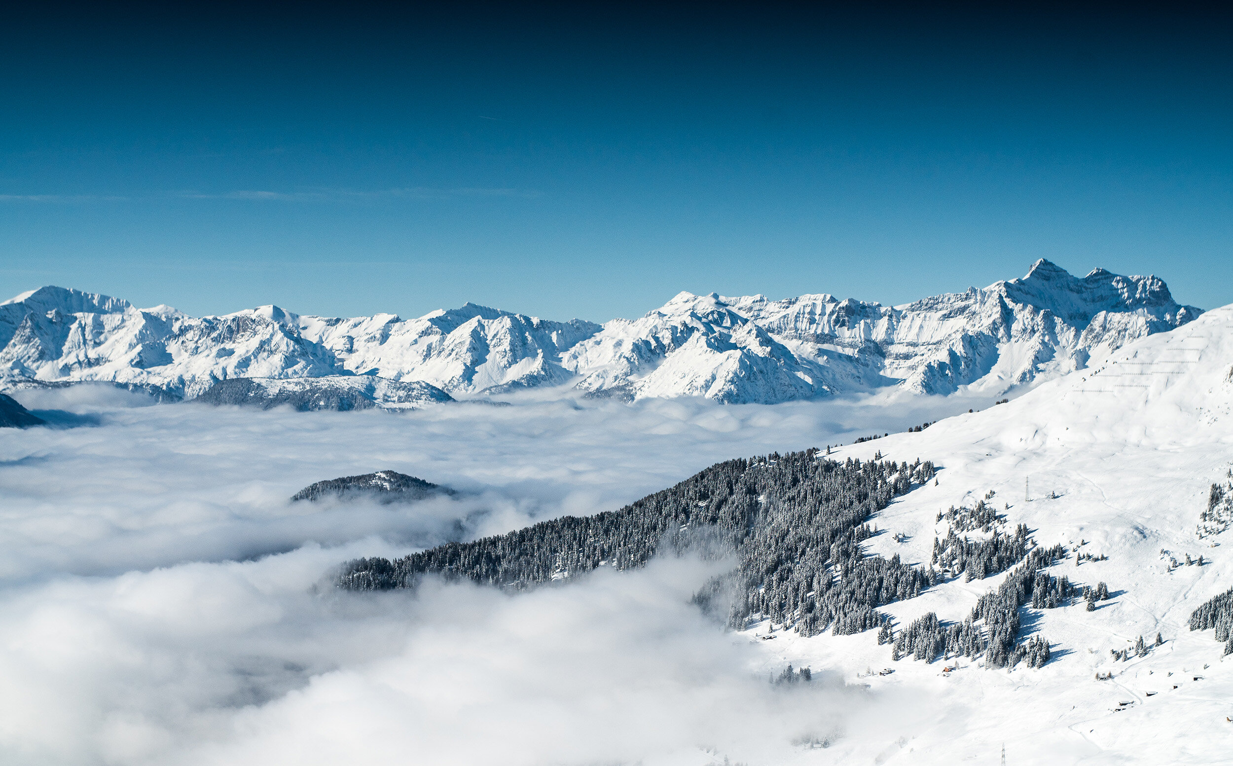 La-Marlenaz-verbier-restaurant-view.jpg