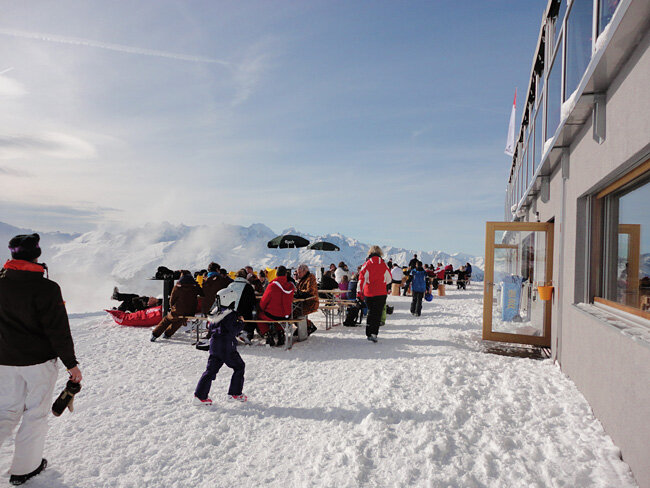 le-break-dahu-verbier-restaurant-exterior.jpg