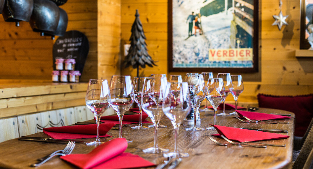 le-carrefour-verbier-restaurant-interior.jpg