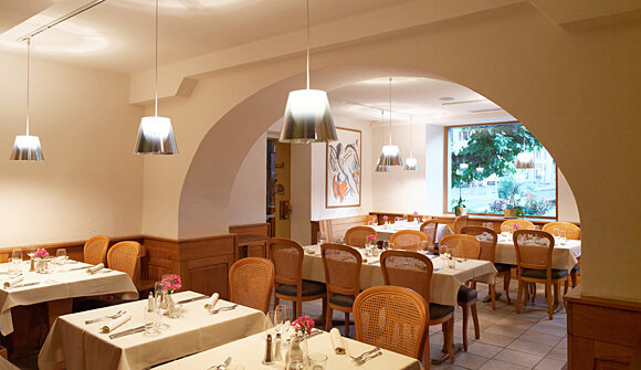 le-gietroz-villette-restaurant-interior-2.jpg