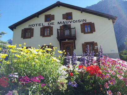 mauvoisin-restaurant-mauvoisin-exterior.jpg