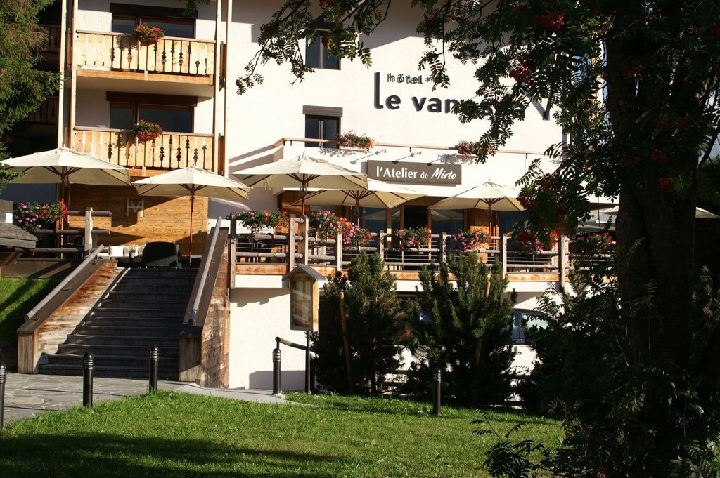 La-Vanessa-verbier-hotels-exterior.jpg