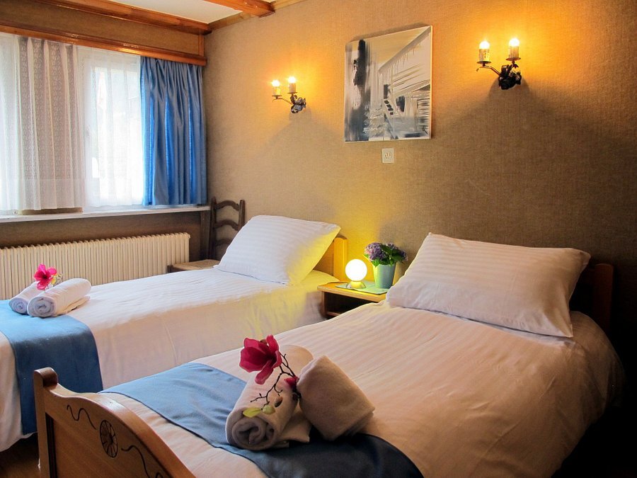 l-escale-le-chable-hotels-bedroom.jpg