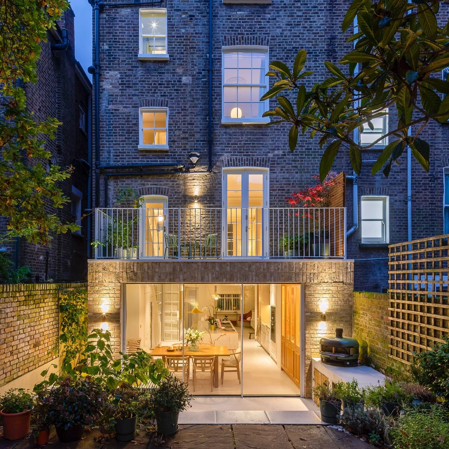 Belsize Road : Dusk

#london #extension #townhouse  #architecture #lifestyle #brick  #interiordesign #design #homedecor #home #architecture #decor #furniture #homedesign #interiors #art #decoration #interiordesigner #interiordecor #luxury #interiorst
