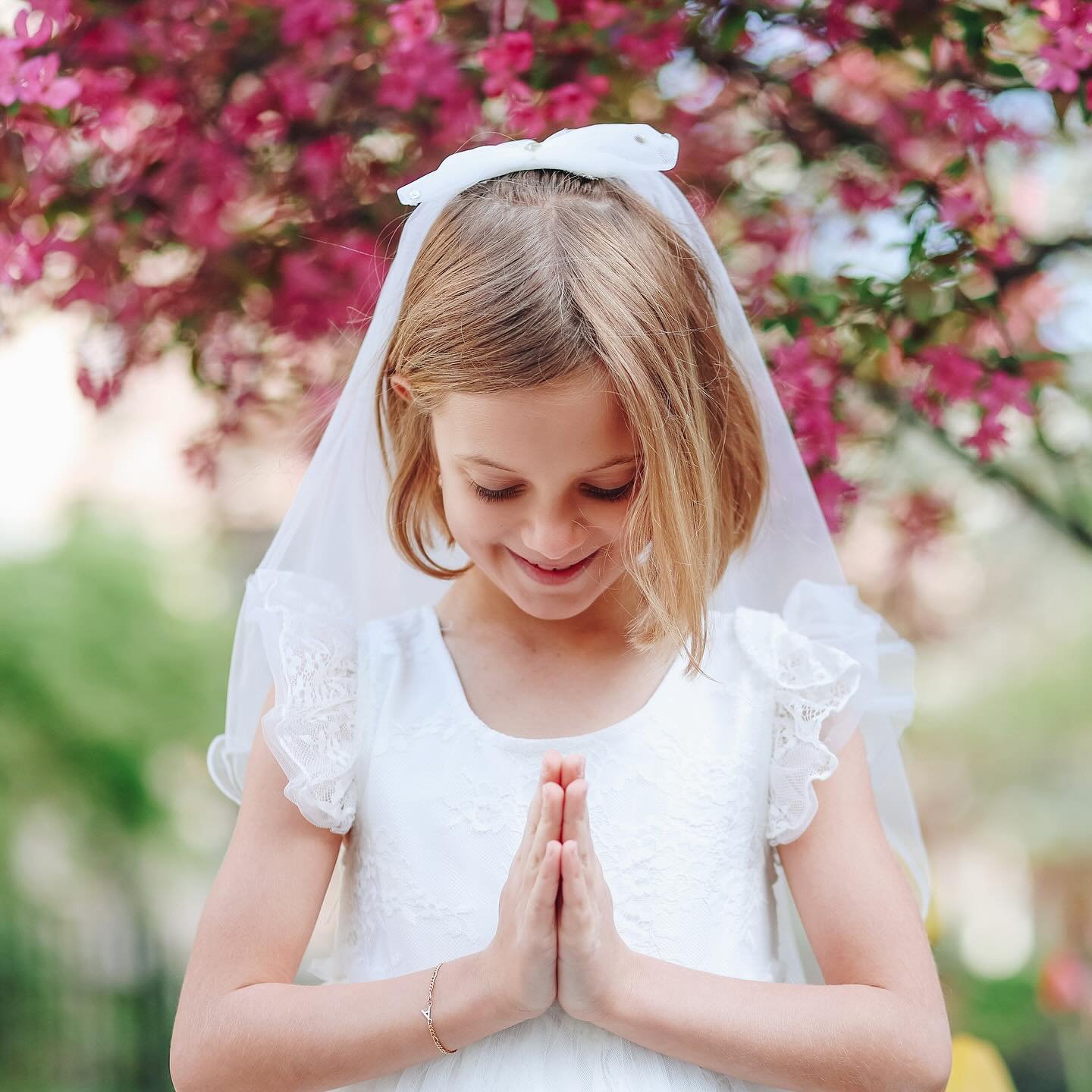 may god bless these sweet angels &amp; all the first communicants this weekend. nothing cuter than bow ties and big satin bows ✝️ 🤍
.
.
.
#michelevwagnerphotography #firstcommunion #saintclementchicago #chicagokidsphotographer