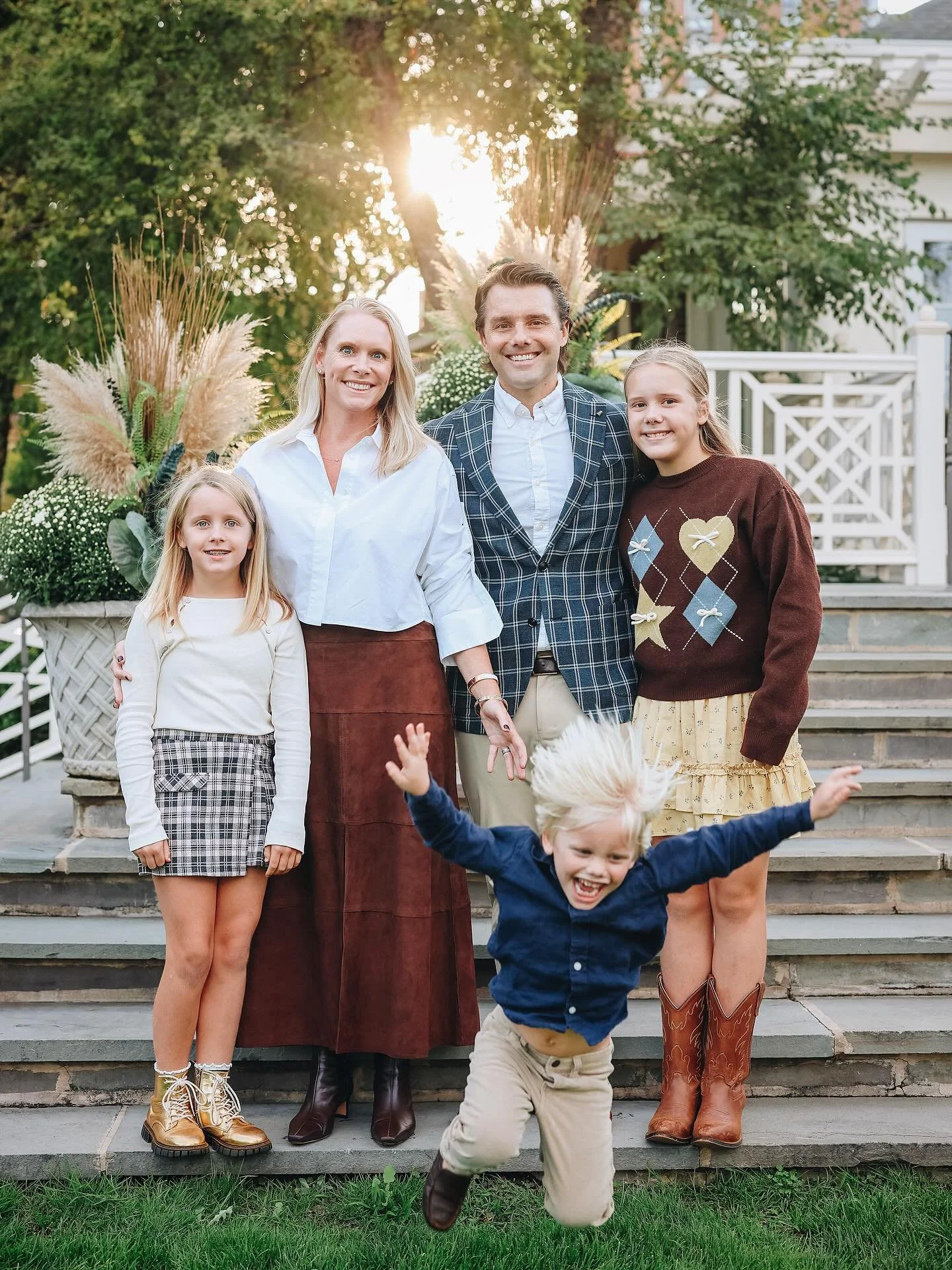 if there&rsquo;s a world where preston isn&rsquo;t completely ejecting himself from his family photos i don&rsquo;t want to live in it. 💫