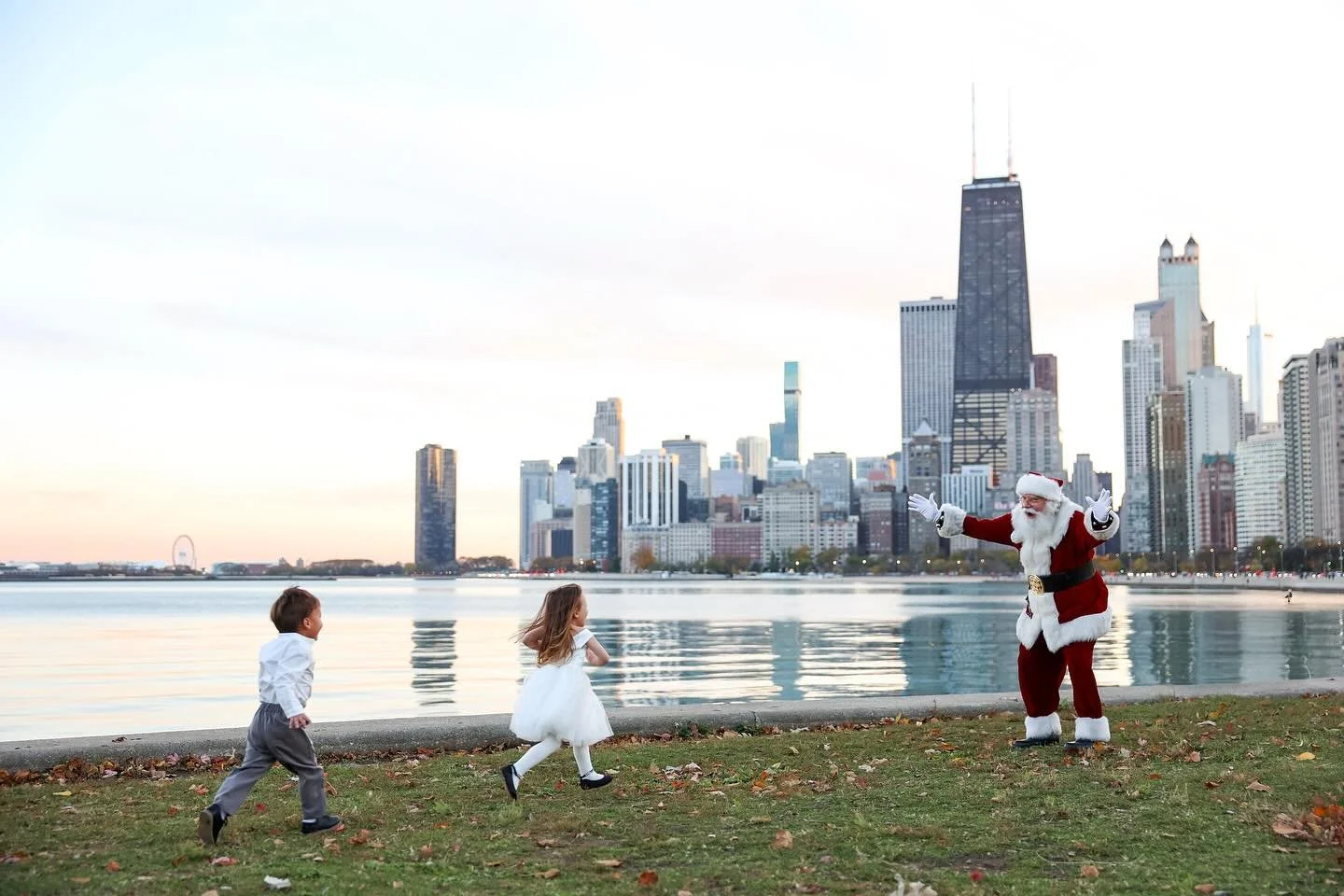 my favorite sessions of the year 🎅🏻 🏙️ 🫶🏻
.
.
.
#michelevwagnerphotography #santainchicago #chicago #chicagofamilyphotographer #santa