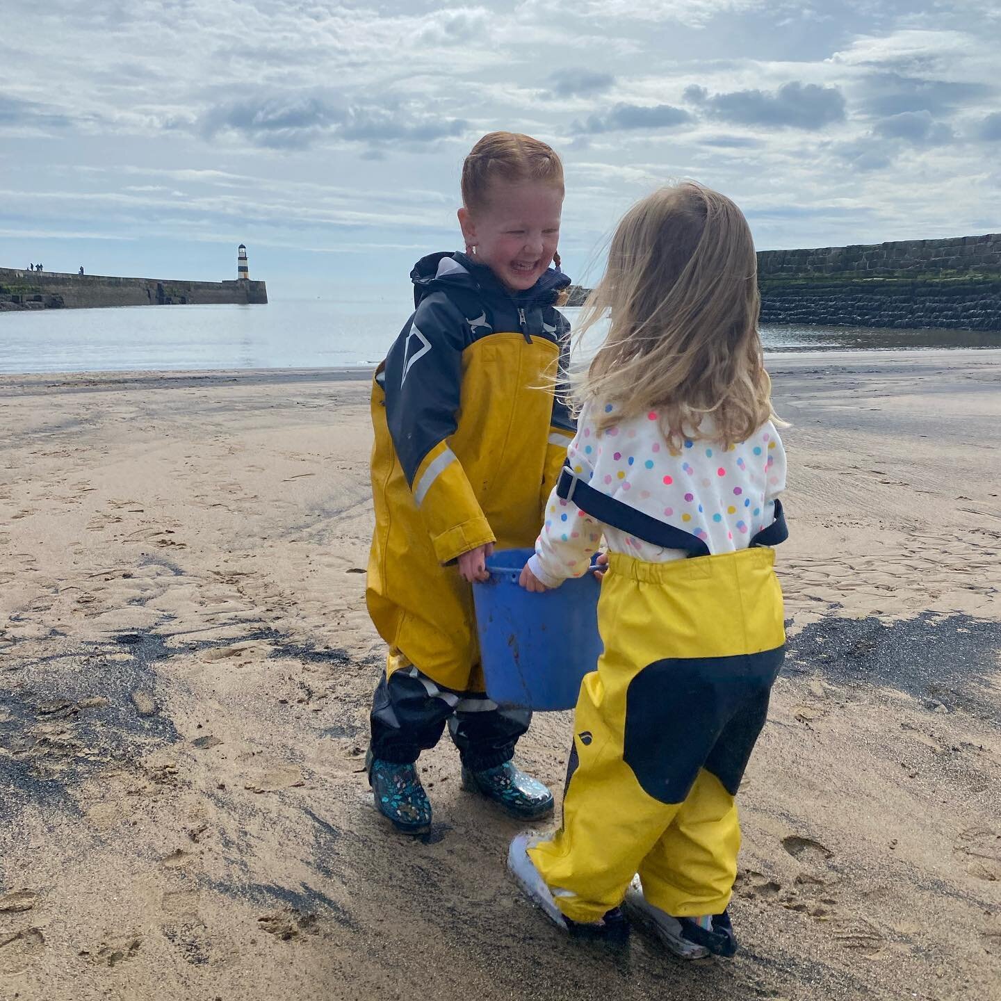 ✨Teamwork makes the dream work✨ look at how proud these little beach schoolers are as they negotiate, cooperate, communicate, support, encourage and navigate  their task together! #beachschool #playologyedu #playbasededucation #learninginnature #natu