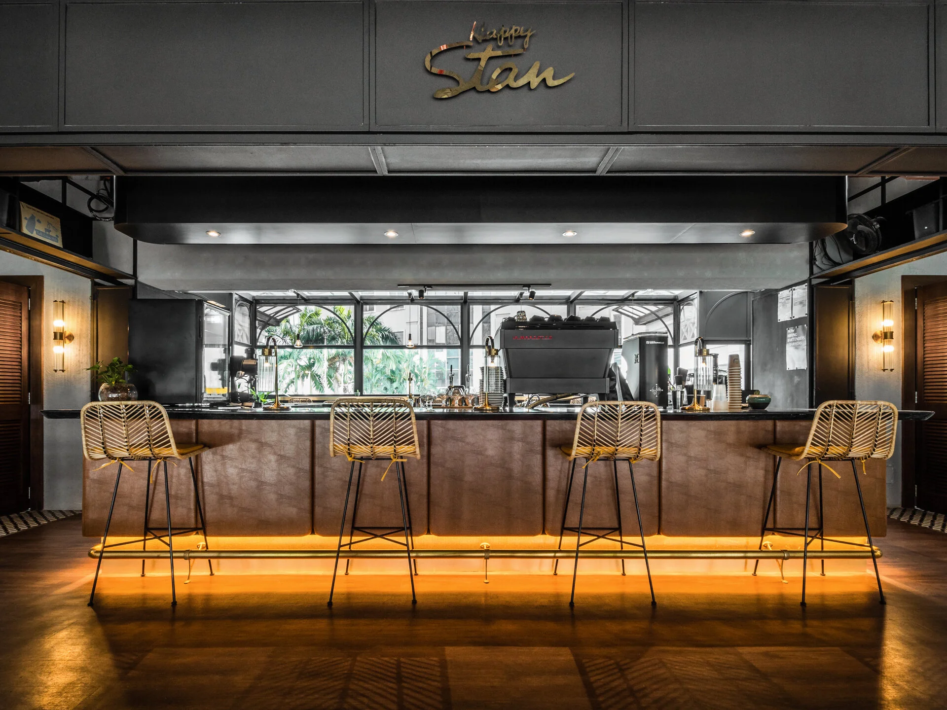   Bringing indoor-outdoor to a new level, the bar counter prides itself as the nucleus of the space which serves as a focal point to visually entice passerby’s while enabling customers to be serviced from both inside and outside.  