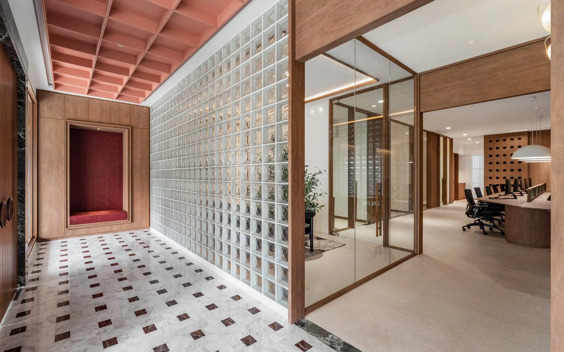  Effective space planning and thoughtfully selected materials make the 1650sqft workspace appear larger than it is. 