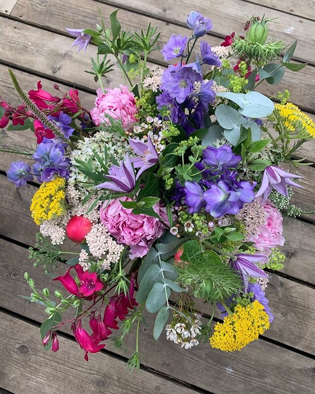 When you&rsquo;ve decided to bring a new human in to our crazy world you need a massive bouquet 😬
.
.
.
#sayitwithflowers 
#floralgifts 
#flowersforyou 
#floralstyling 
#underthefloralspell 
#wildflowers 
#britishflowersweek 
#whimsicalwonderfulwild