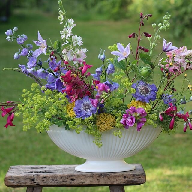June 21st , 2020
The actual longest day although many days over the past three months have felt pretty lengthy.
.
.
.
.
#summersolstice 
#summerflowers 
#inspiredbypetals 
#inspiredbynature 
#naturalstyle 
#floralstylist 
#floralstyling 
#britishflow