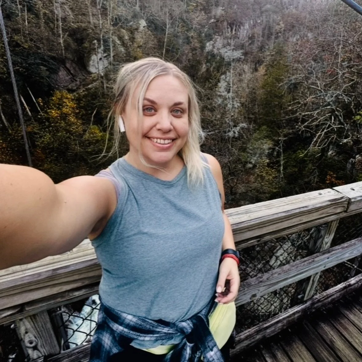 Fall bucket list complete ✔️ 💫 
(&hellip;better late than never?)

-Hikes at Cloudland Canyon &amp; Tallulah Gorge
-Trip to Vegas with @laceyfromtheblock to see @alanis &amp; Oz 
-Halloween popups &amp; parties
-Scream Club at Piedmont Park
-Scarecr