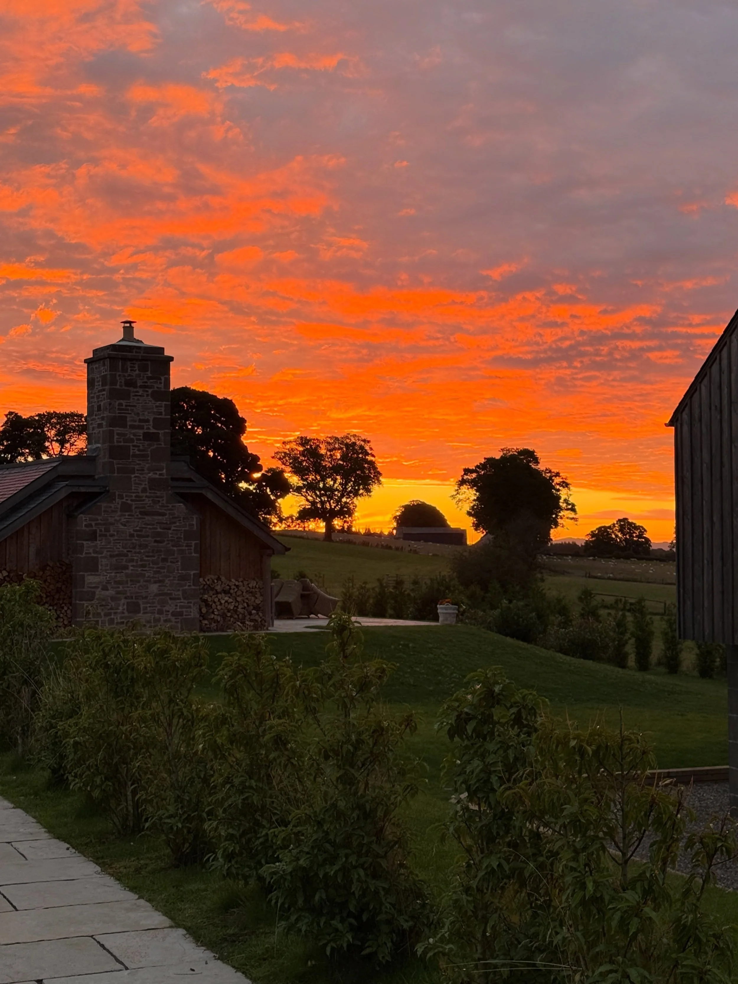 Good morning Scotland! 

Looking forward to a week of art exploration with @davidhornungart at this incredible place!