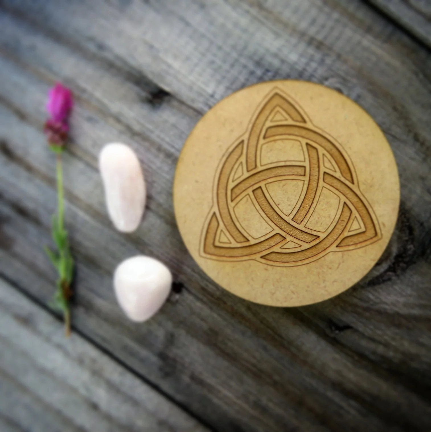 Triquerta Small Grid