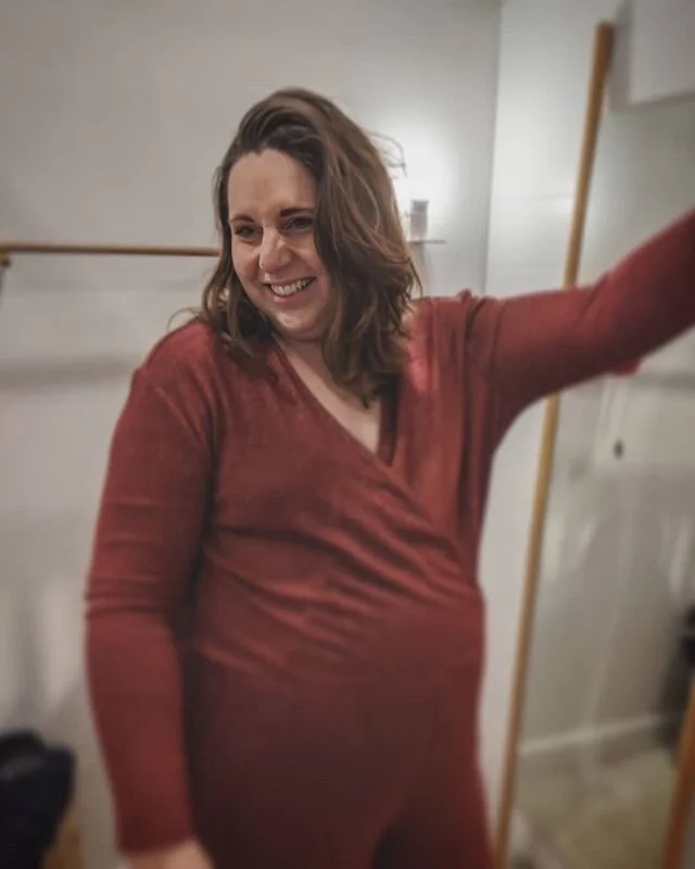 When you're 8 and 1/2 months pregnant and you finally find something chic and comfortable to wear! Thanks @louandgrey!
.
.
.
Amy is wearing a brand new jumpsuit by Lou &amp; Grey
.
.
.
#pregnancystyle #pregnancyglow #chicagovibes #chicagostyle #coupl