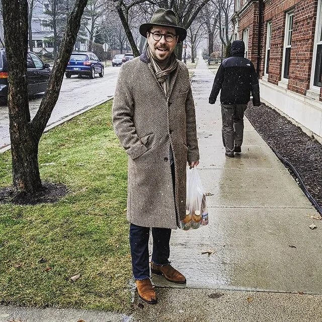 Some snowy due date style as we await the arrival of our baby
.
.
.
Hat by @lockhatters, cost by @jcrewmens, scarf is vintage @levis, jeans by @uniqlousa and boots by @barbanera_official .
.
.
#PTOman #truthandculture #snowstyle #couplestyle #menswea