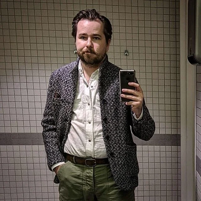 That feeling when you want the spring weather to come back, but you have to admit that it's still cold. .
.
.
Blazer by @blue_blue_japan, Western shirt by @18eastofficial, fatigues and belt by Wallace &amp; Barnes, shoes by @aldenshoeco and socks by 