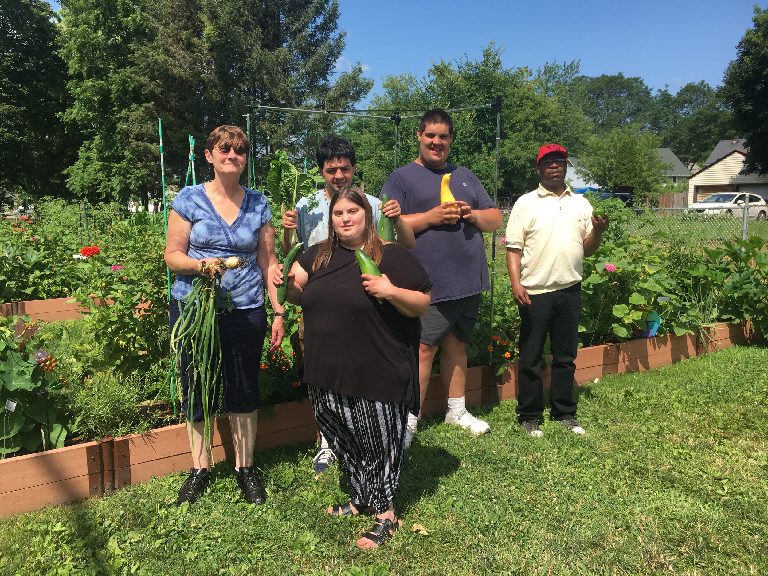Master Gardener Debbie brought our 4 guests to help serve in the garden.