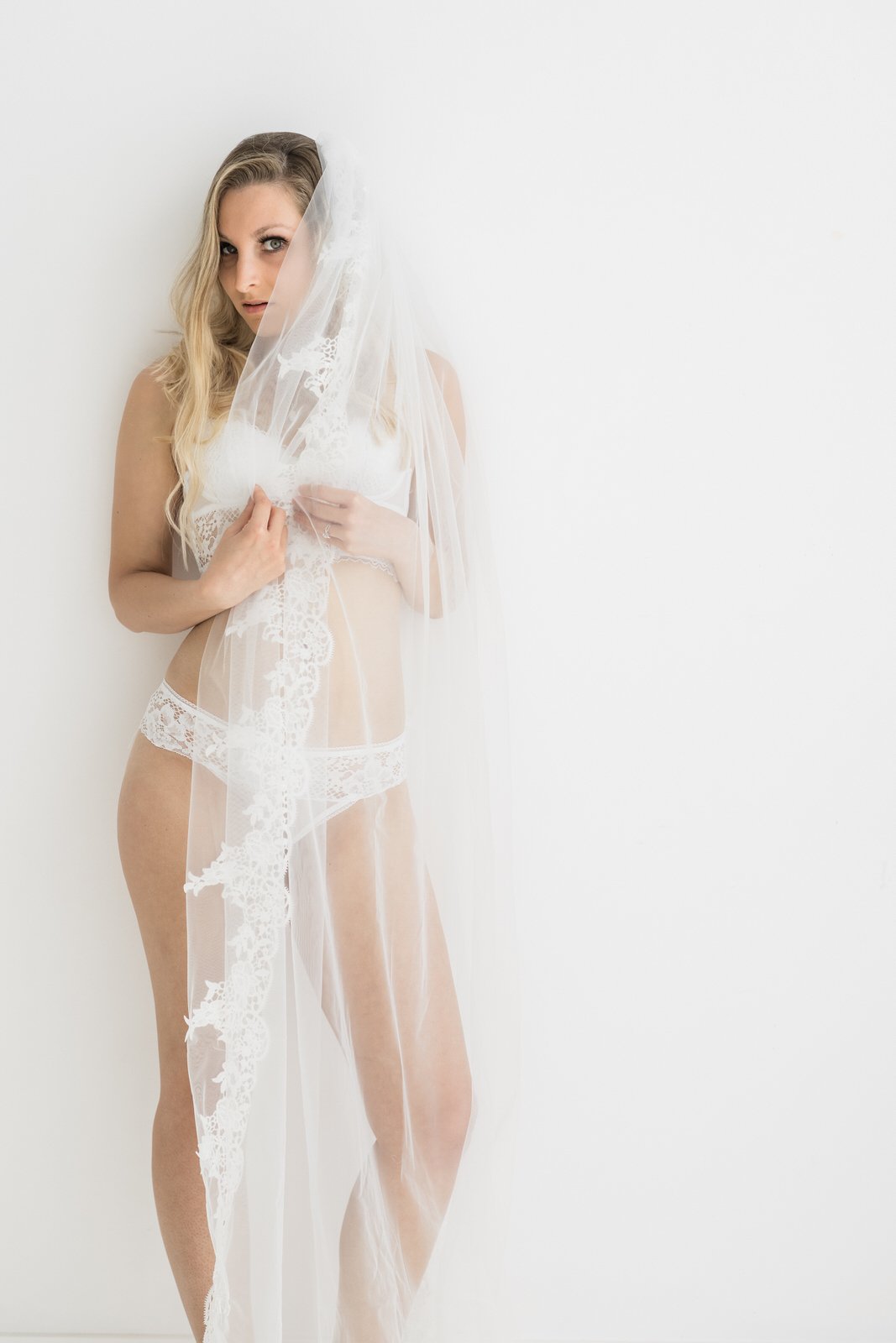  Bridal boudoir session, white 