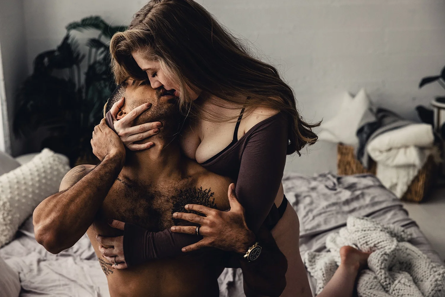 photo of couple embracing in a kiss