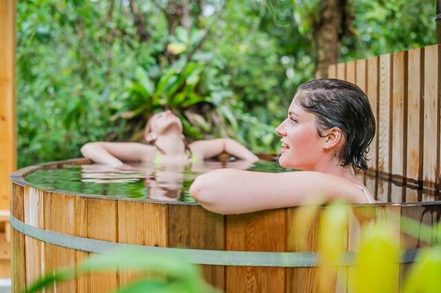 We are the perfect option to relax and reconnect with nature, discover the #LifeAtRioChirripo &bull;
&bull;
Reserve now your stay with us and receive special discounts in all our rooms. 🌱