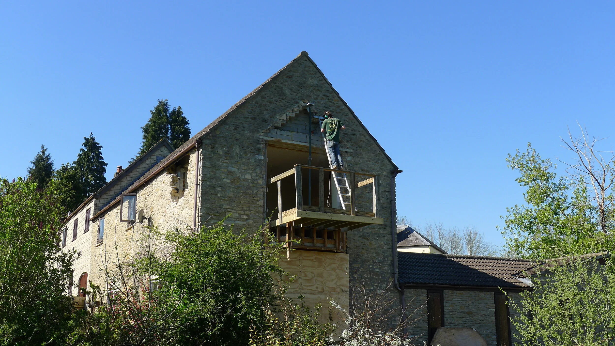 RIVER BARN