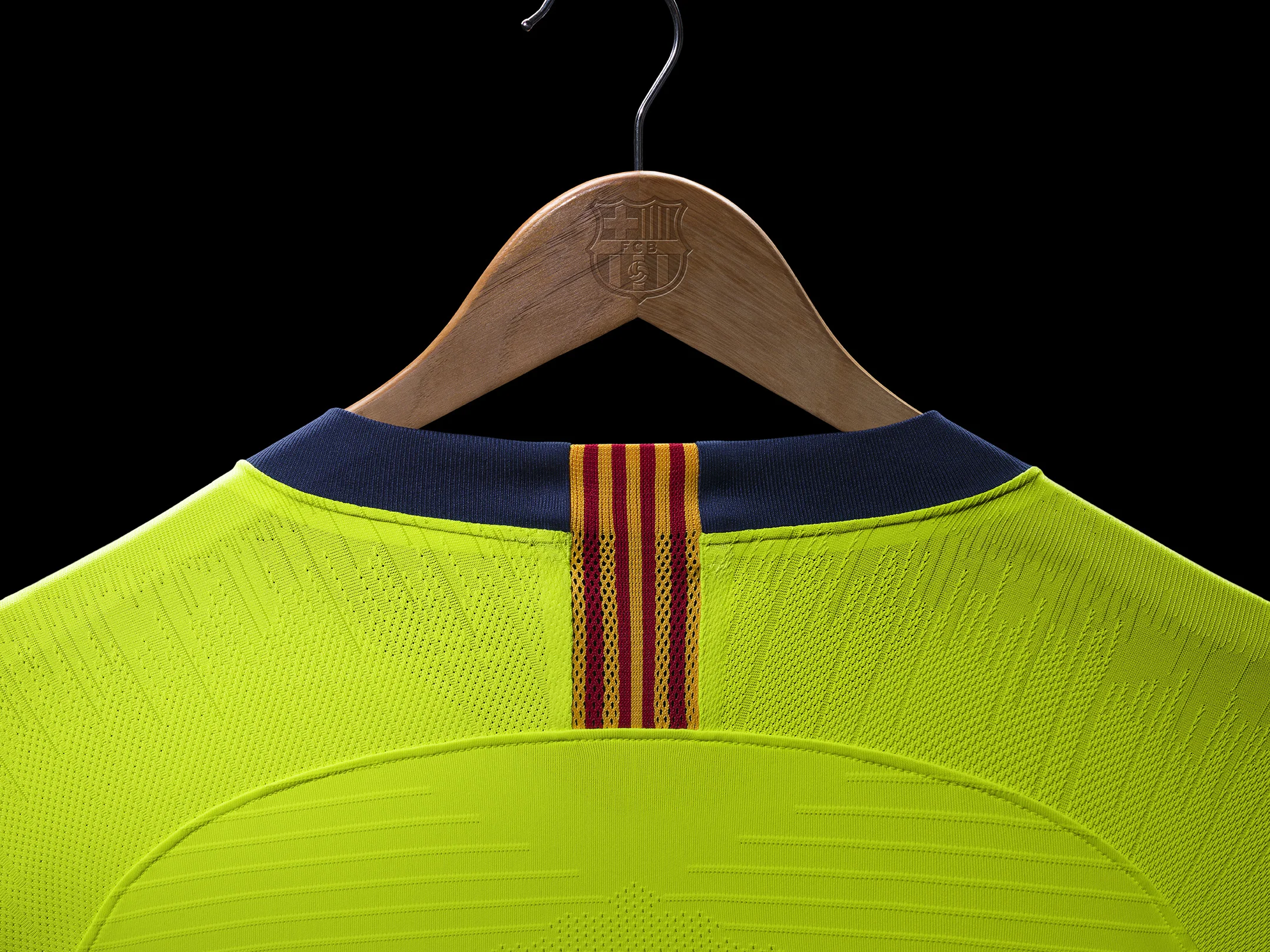 SUFA18_FB_CKC_FCB_AWAY_PRODUCT_BACK_V2.jpg
