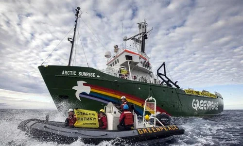Arctic Sunrise, Greenpeace