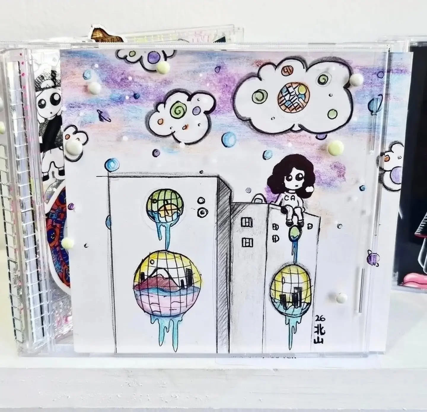Minni K is traveling the world with @hivegallery for "Ultrahive 4" 
We are currently exhbiting at @fmoakland

📍Fm Oakland
483 25th street
Oakland,CA
August 7th-September 26th,2026

It is pretty insane how there are 100 of us displaying our