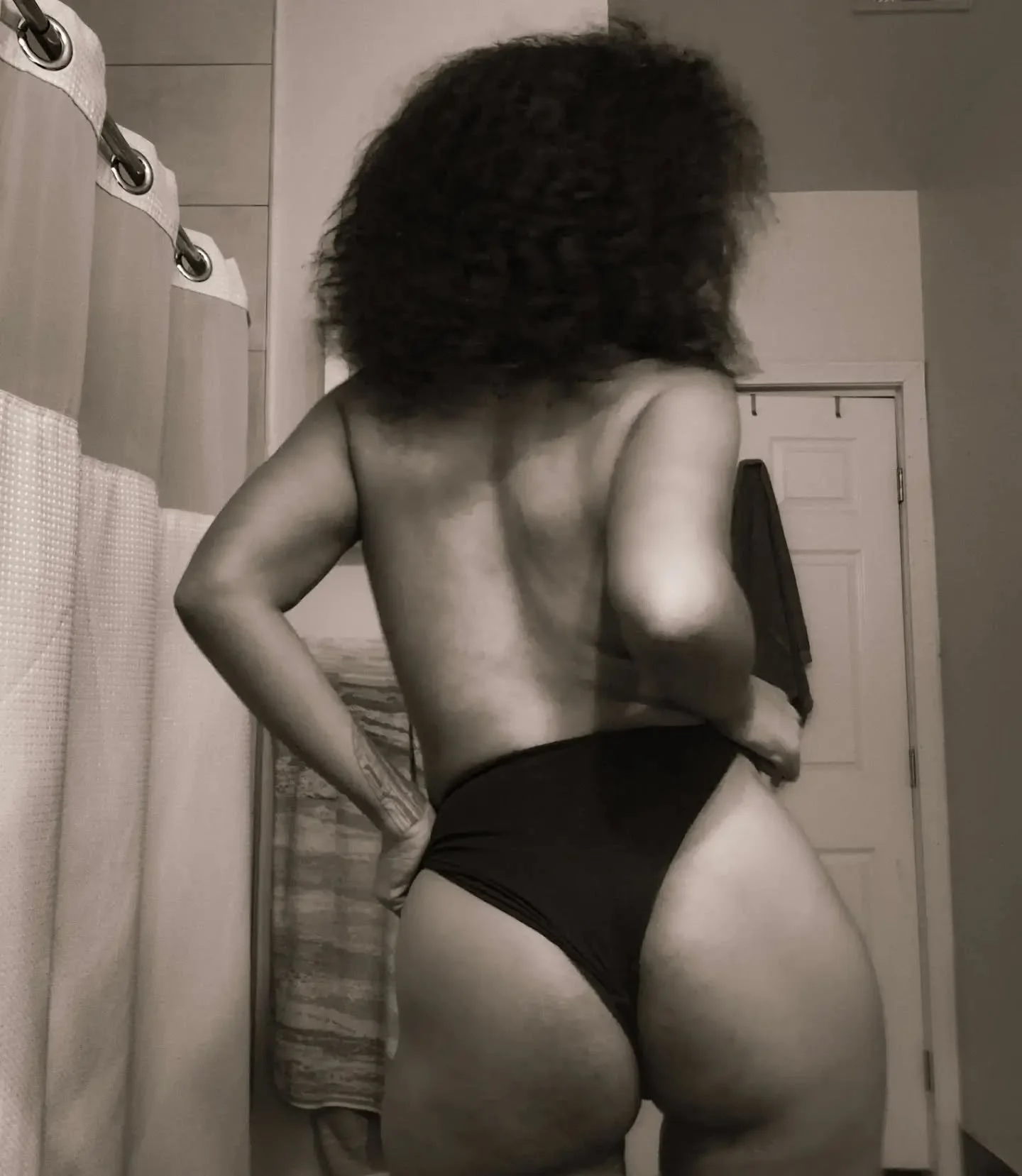 Cake🎂 vs. Pie 🥧

New After Dark Videos on the website..🌕🌚

Member Exclusives 
&bull;See fun unedited videos and photoshoots
&bull;Subscribers get 25% off of the Creamii Art Shop
&bull;Can special request prints