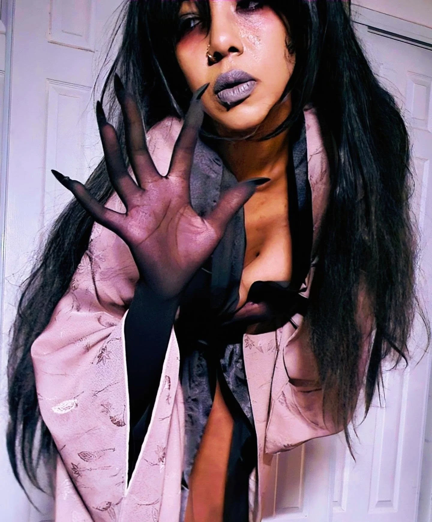 Demon Priestess~ 悪魔
This was a test run with some new gear.I might do black lipstick not sure. This is an original costume ☺️

#creamiiart #mrscreamii #artmodel