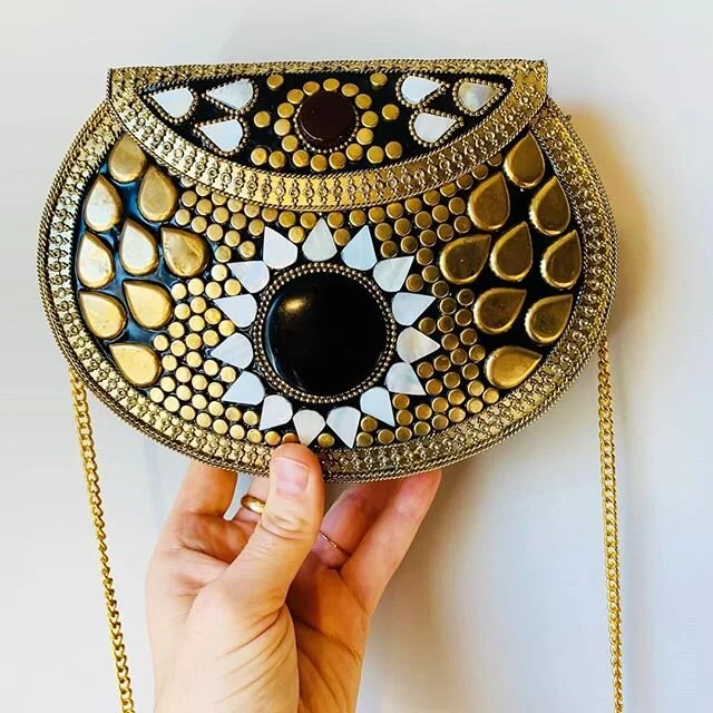 Super Bag for Super Tuesday 🌠 Really though, how amazing is this bag?!?! Laurie found this beauty in Brazil 🌈