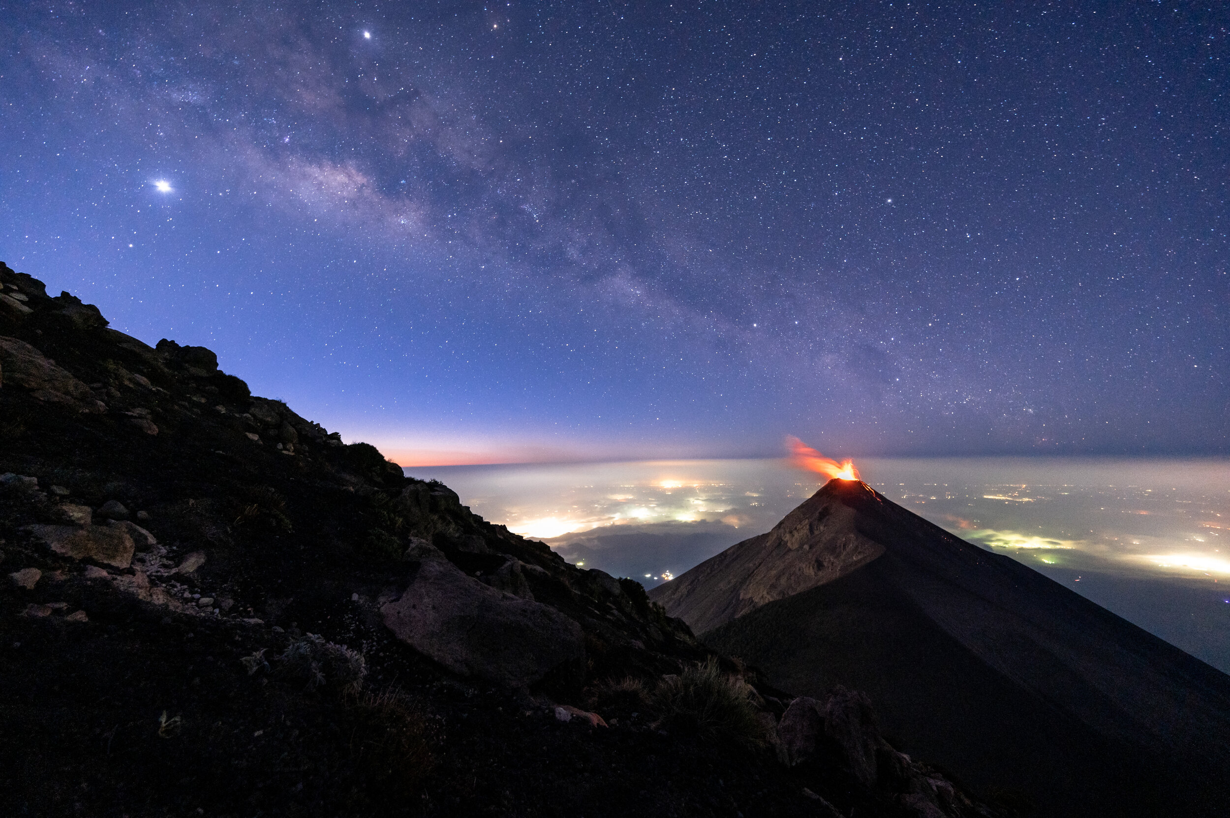 MilkyWay volcano eruption lava sky @diegorizzophoto.jpg