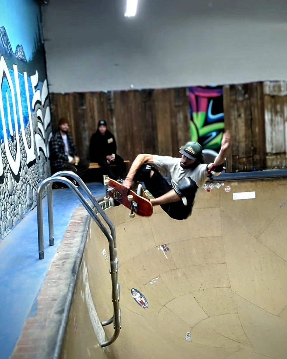 Just a relaxing day by the pool. Will crushing @skatehouse
.
.
.
#skatehouse #skate #skateboard #deepend #pool #party #birthday #bash #papajoseph #picoftheday #action #shot #getfiredup