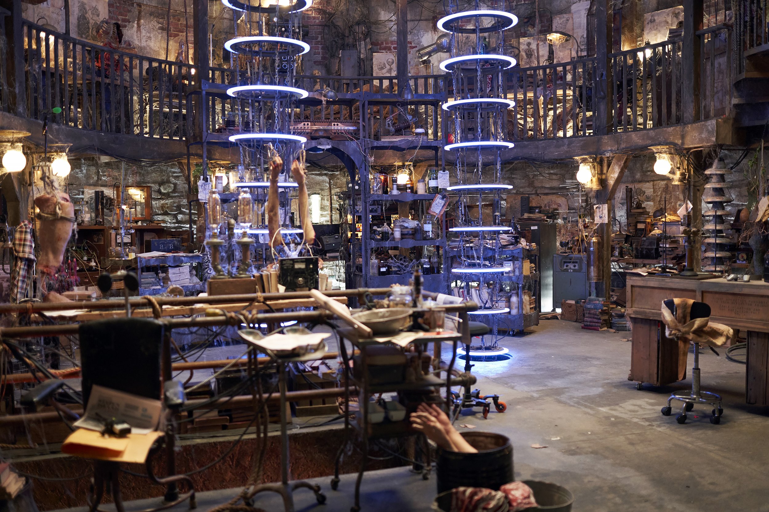Lab studio build set WWDITS S6, Production design.